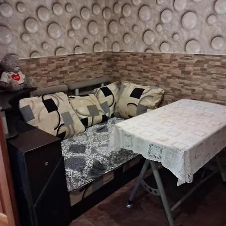 2 кімнатна біля центра міста в одеському дворику *